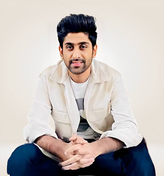 Ojas Badaya, Director